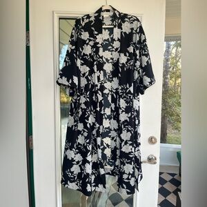 Treasure & Bond Black and White Floral Kimono